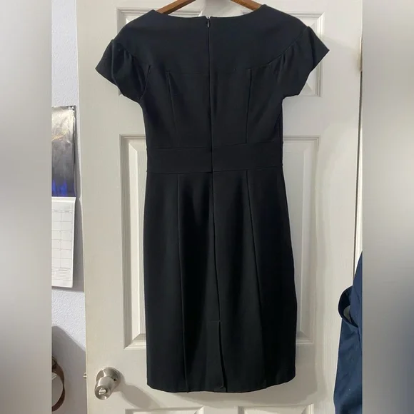 Banana Republic size 6 little black dress - Picture 2 of 9